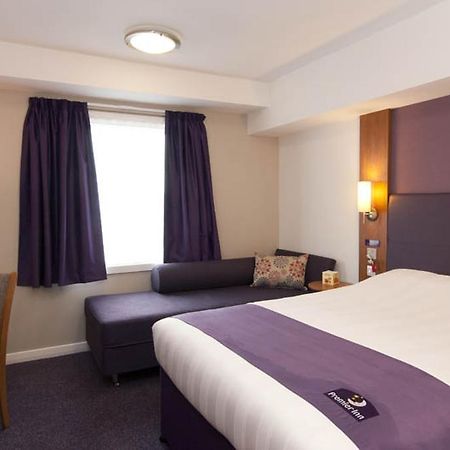Premier Inn Inverness Centre - River Ness Buitenkant foto