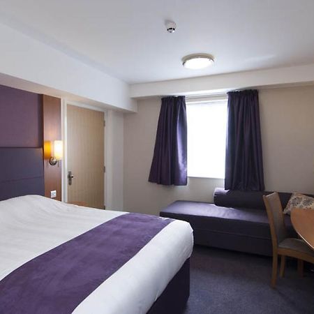 Premier Inn Inverness Centre - River Ness Buitenkant foto