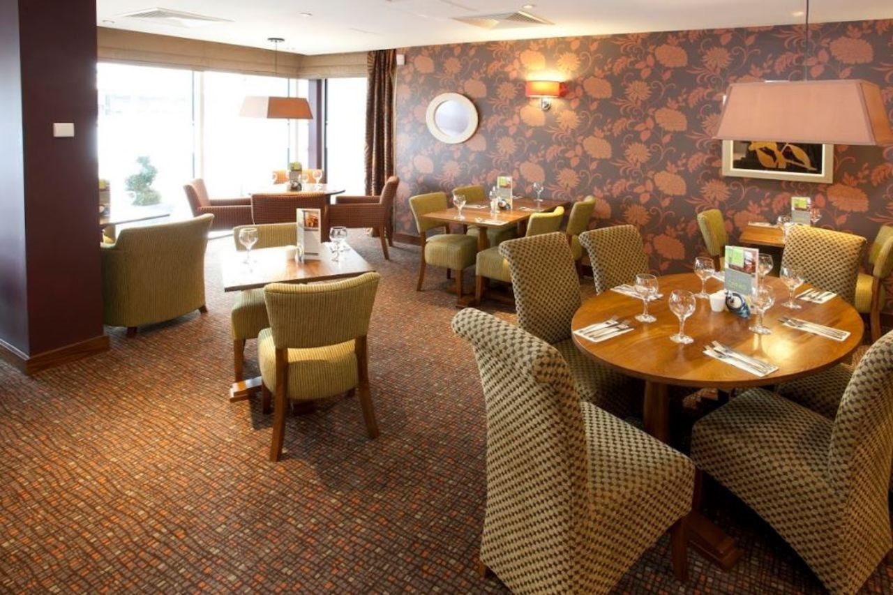 Premier Inn Inverness Centre - River Ness Buitenkant foto