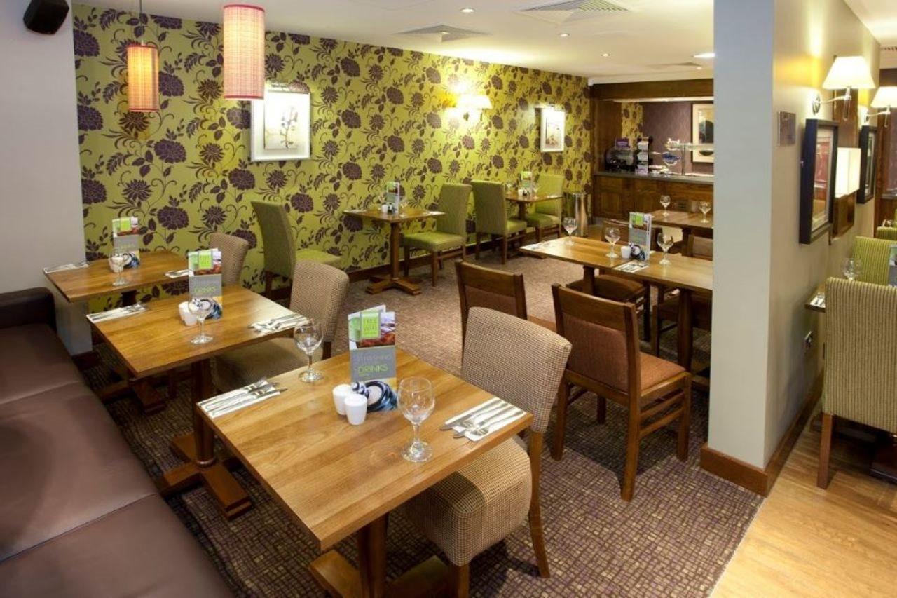 Premier Inn Inverness Centre - River Ness Buitenkant foto