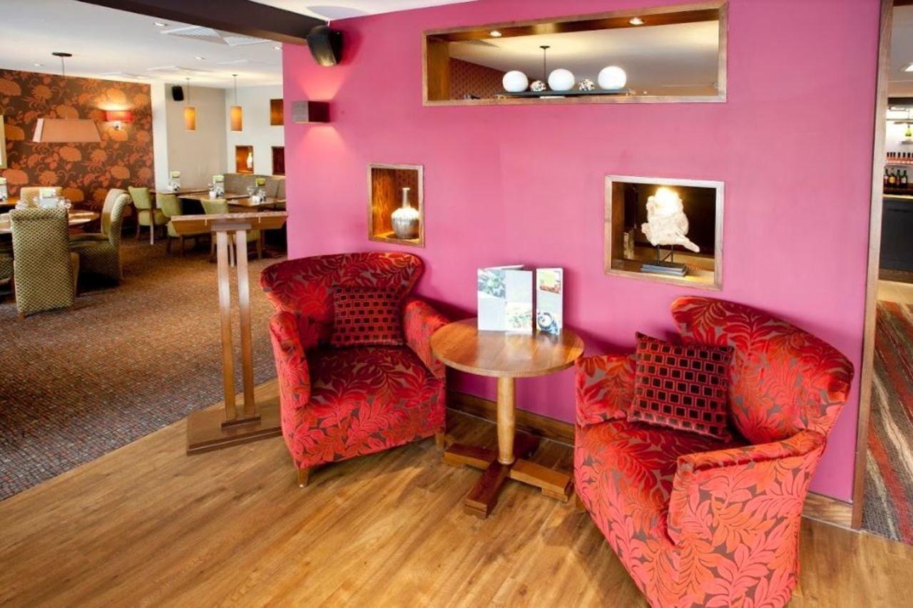 Premier Inn Inverness Centre - River Ness Buitenkant foto