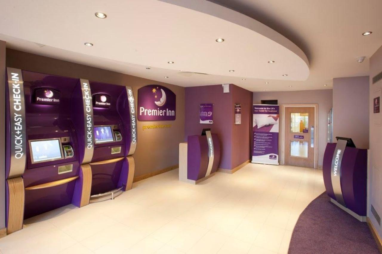 Premier Inn Inverness Centre - River Ness Buitenkant foto