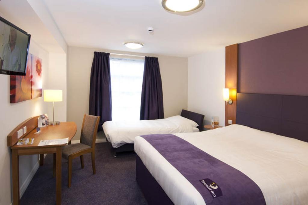 Premier Inn Inverness Centre - River Ness Kamer foto