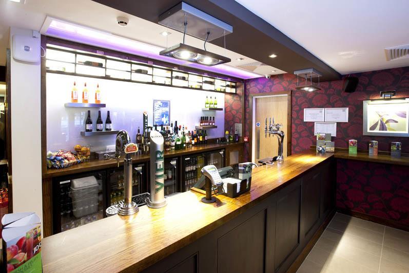 Premier Inn Inverness Centre - River Ness Buitenkant foto