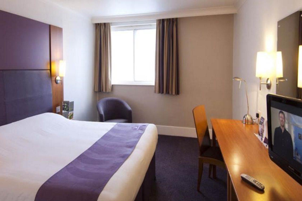 Premier Inn Inverness Centre - River Ness Buitenkant foto