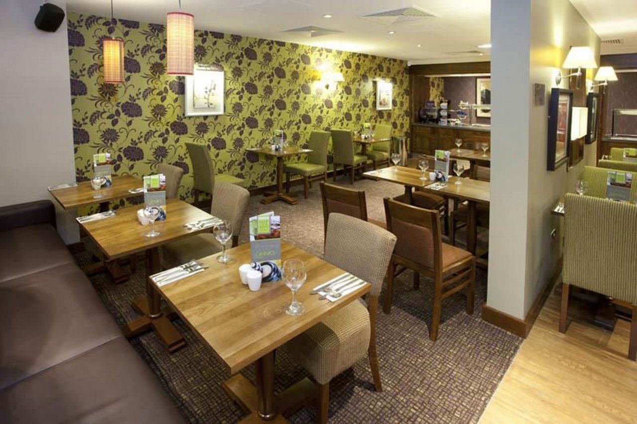 Premier Inn Inverness Centre - River Ness Buitenkant foto