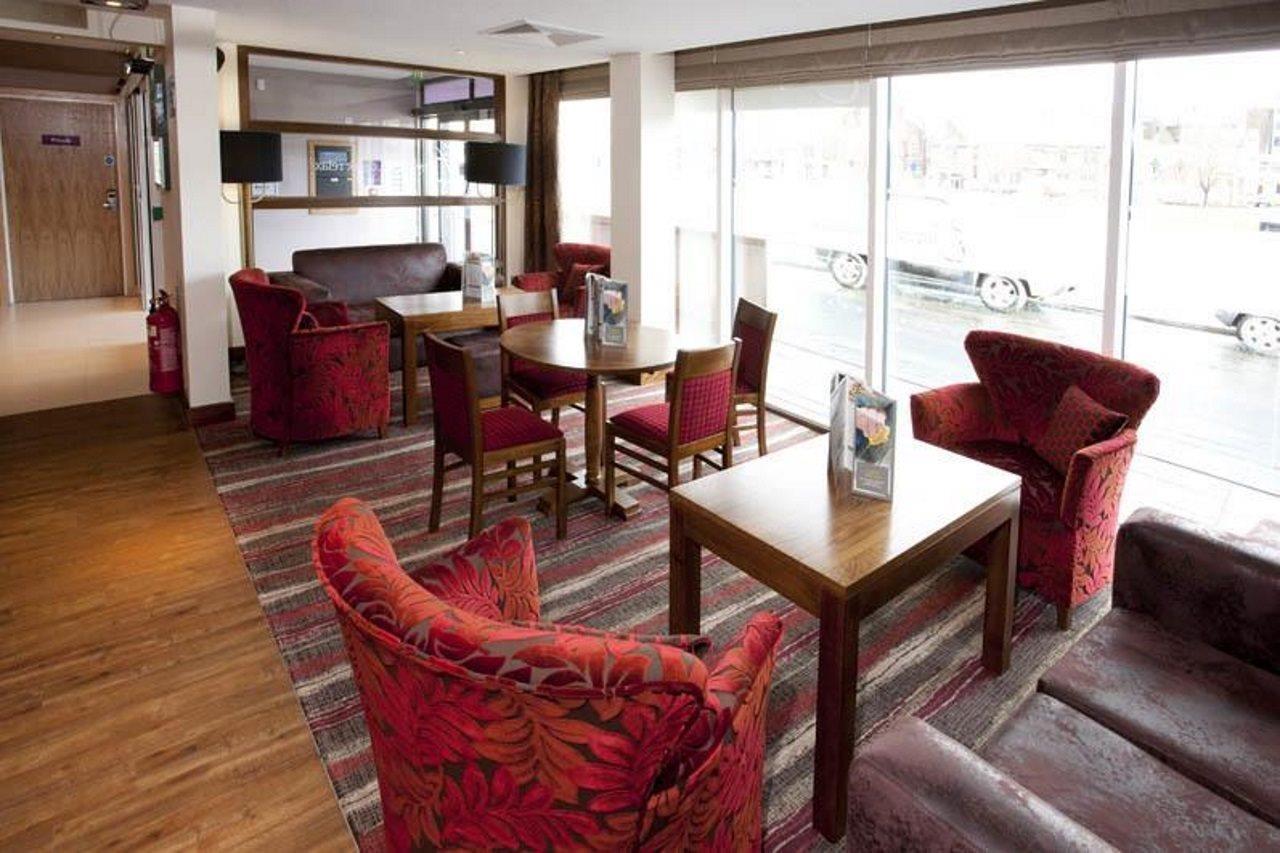 Premier Inn Inverness Centre - River Ness Buitenkant foto